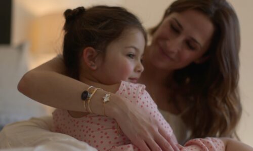 Luca + Danni Brand Image - Mother and Daughter Sharing a Magical Moment